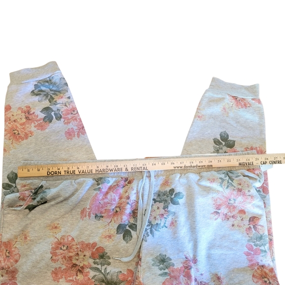 Maurices Plus Size Gray Floral Joggers Sz 4X NWT - Picture 11 of 13